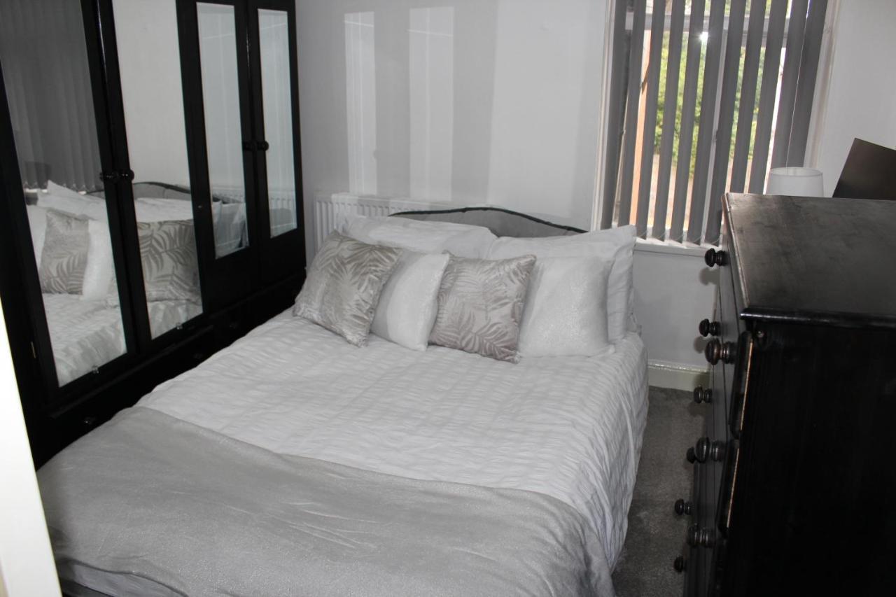 Luxury 3 Bedroom House * Birmingam
